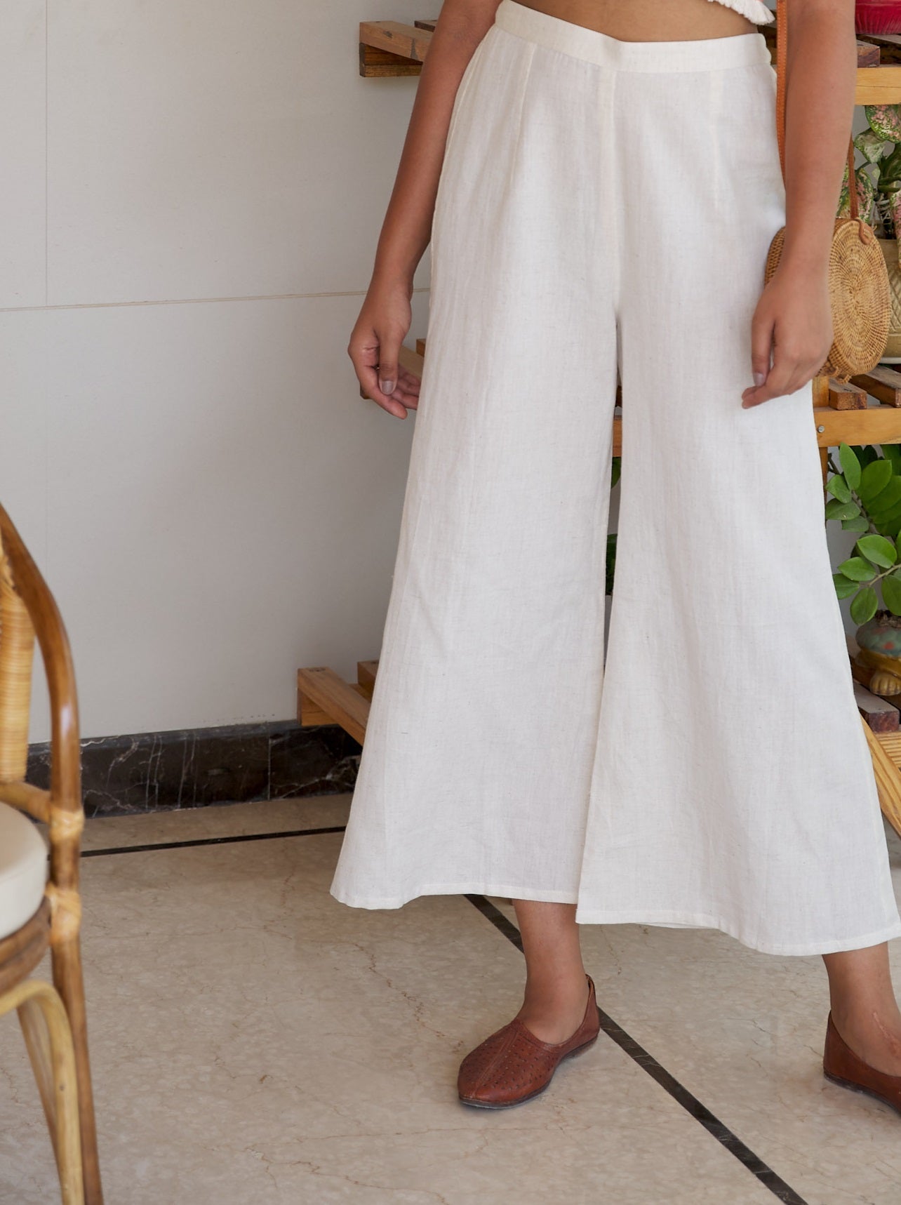 Women's Off White Linen Culottes - Nangalia Ruchira
