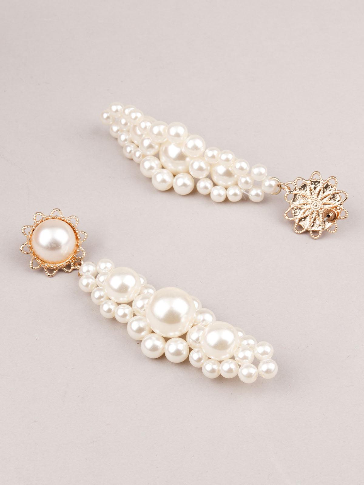 Women's Trendy White And Gold Dangle Earring