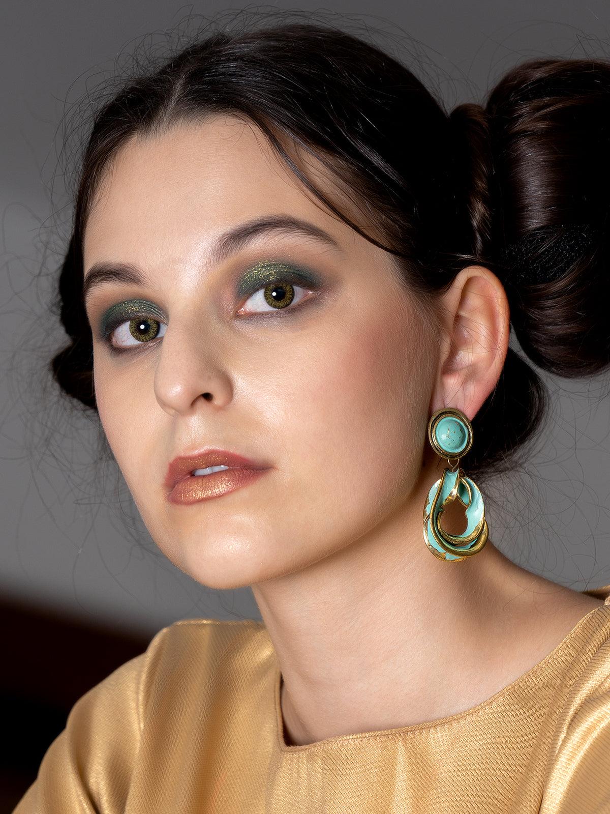 Women's Ultra-Modern Green Tinted Dangle Earring