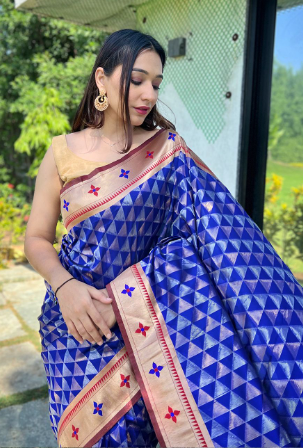 Women's Violet Blue Banarasi Paithani Silk Woven Saree - TASARIKA