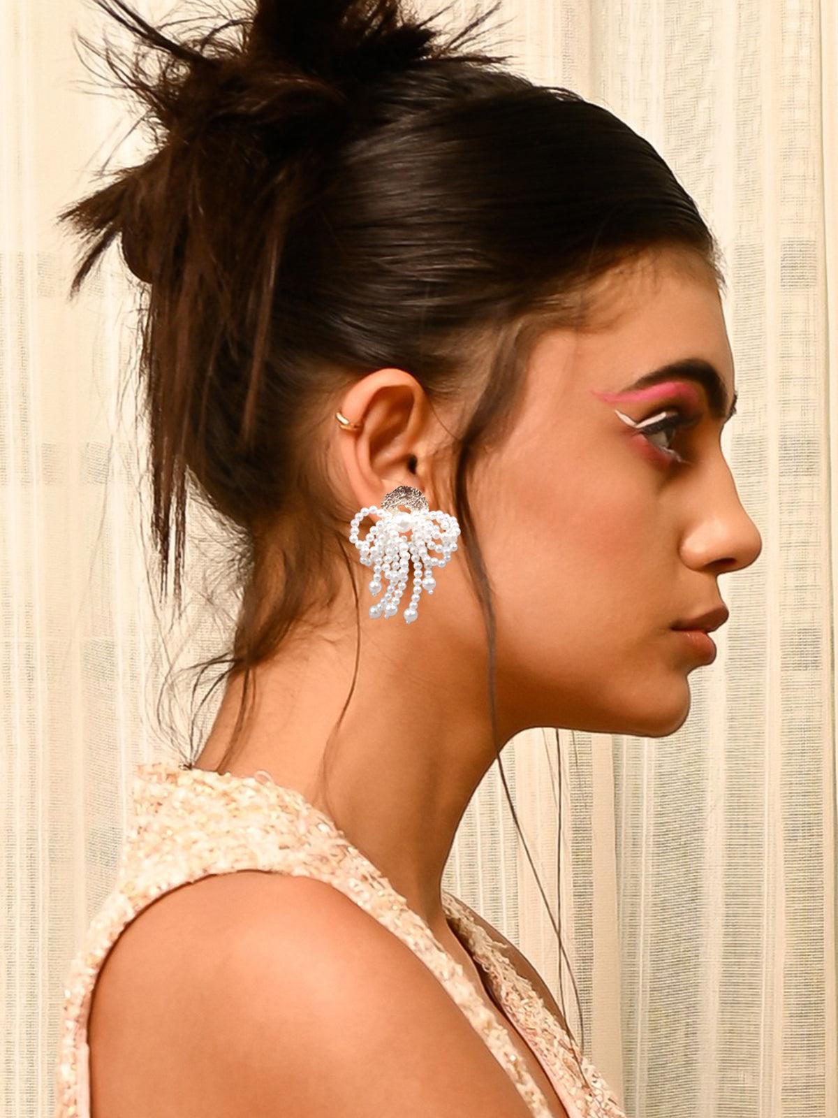 Women's White Artifical Beads Ow Shaped Drop Statement Earrings
