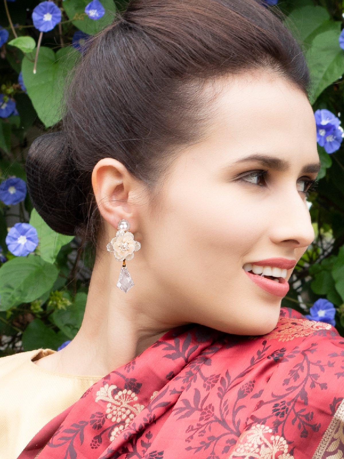 Women's White Floral And Geometric Shaped Clear Crystal Drop Earring