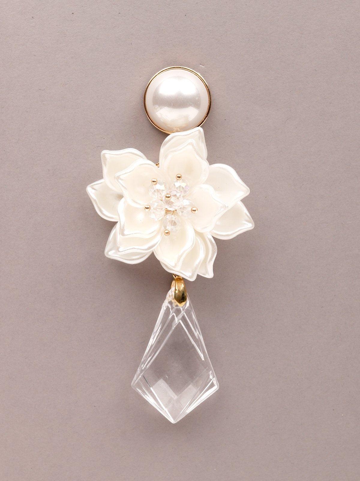 Women's White Floral Earrings With A Drop Of Clear Teardrop Bead