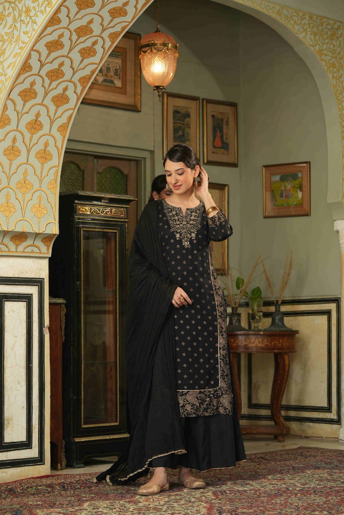 Women's Black Viscose Rayon Embroidered Kurta Set