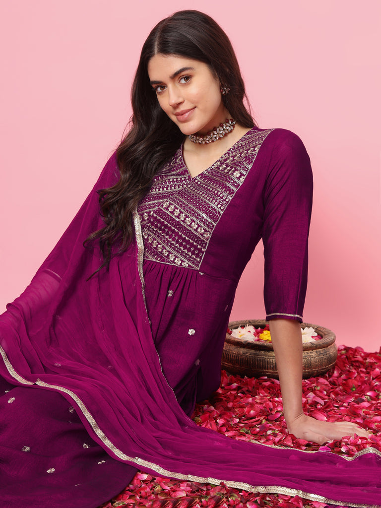 Women's Purple Silk Blend Embroidered Kurta Set