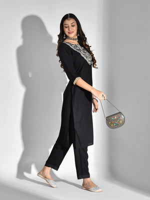 Color_Black