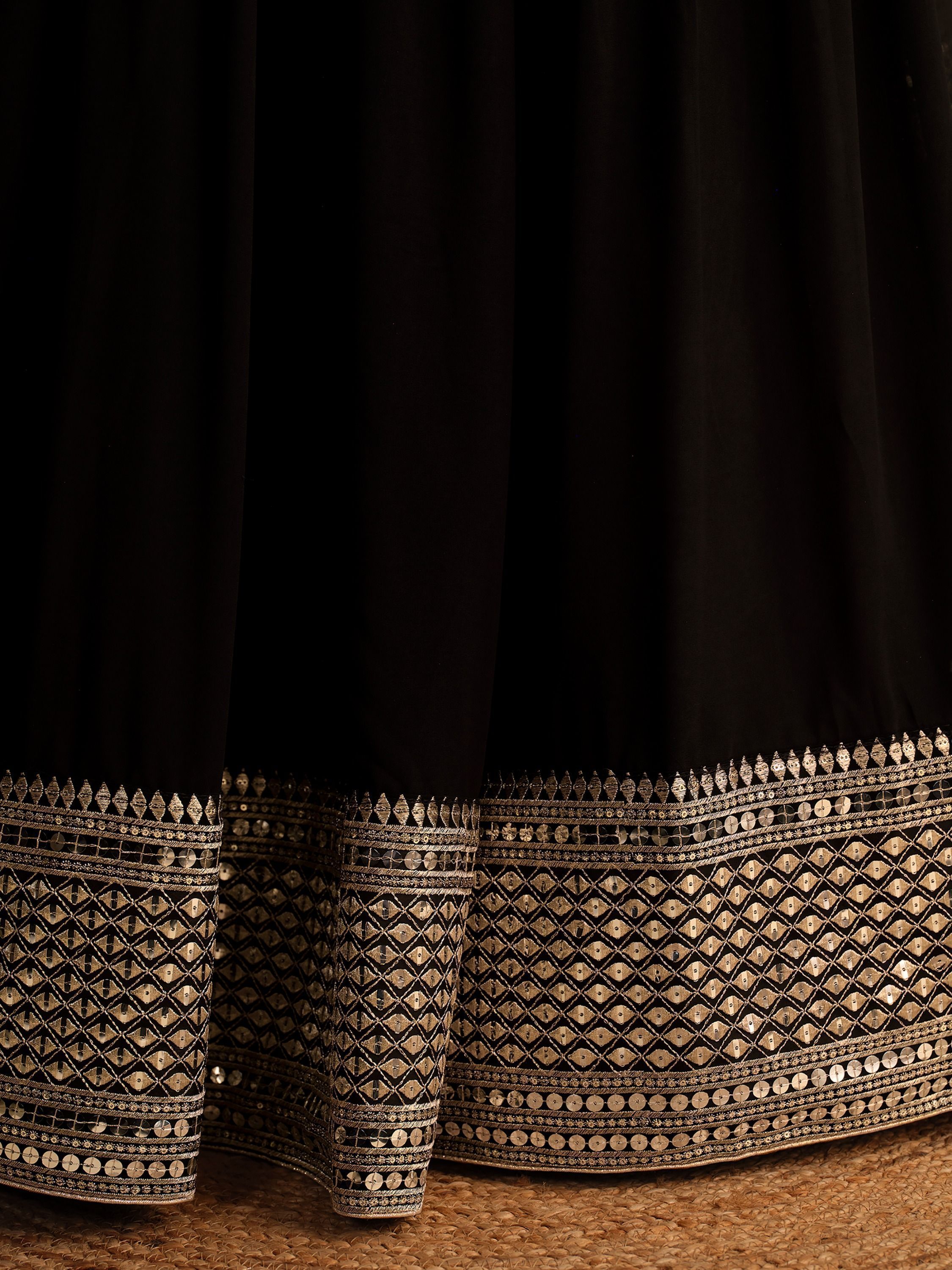 Color_Black