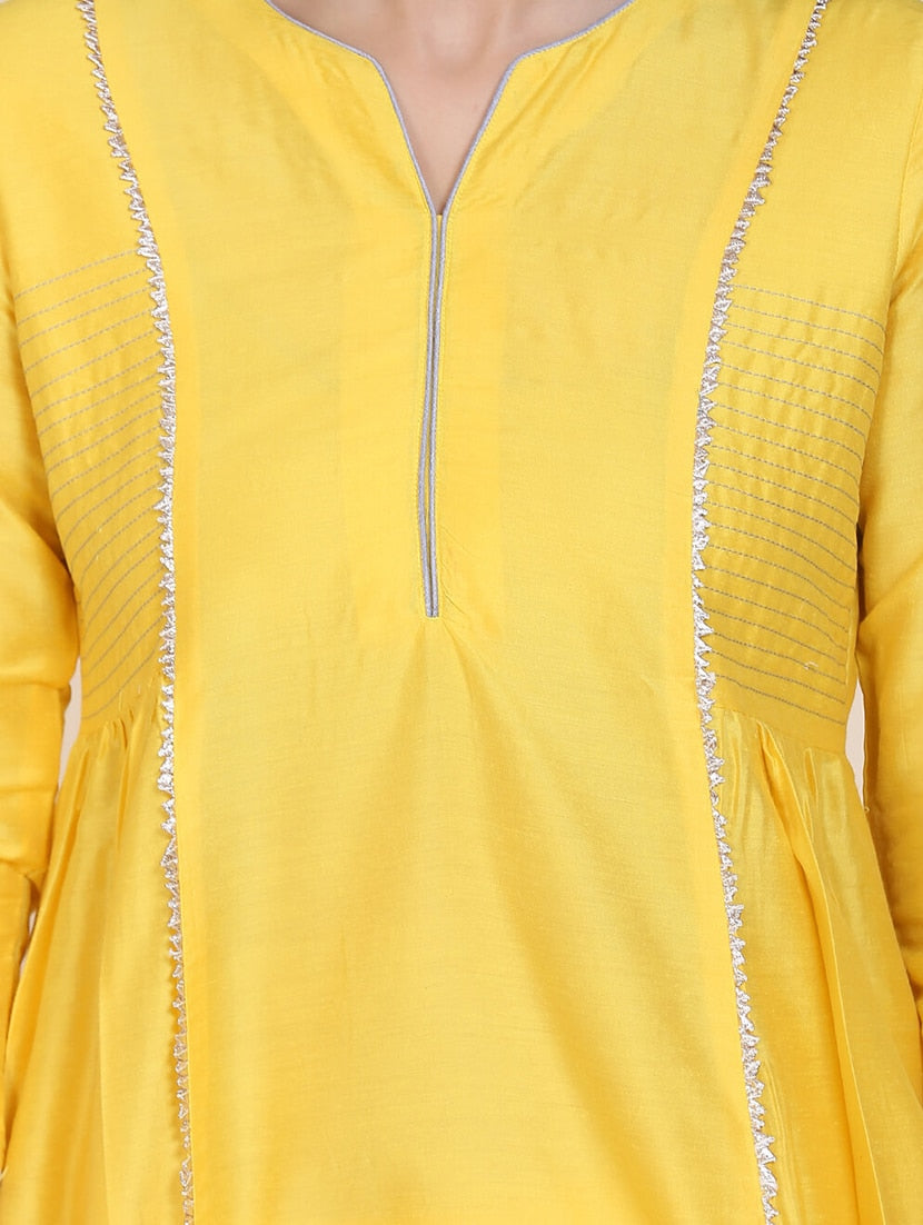 Women's Yellow Embellished Silk Blend Kurta & Pant Se