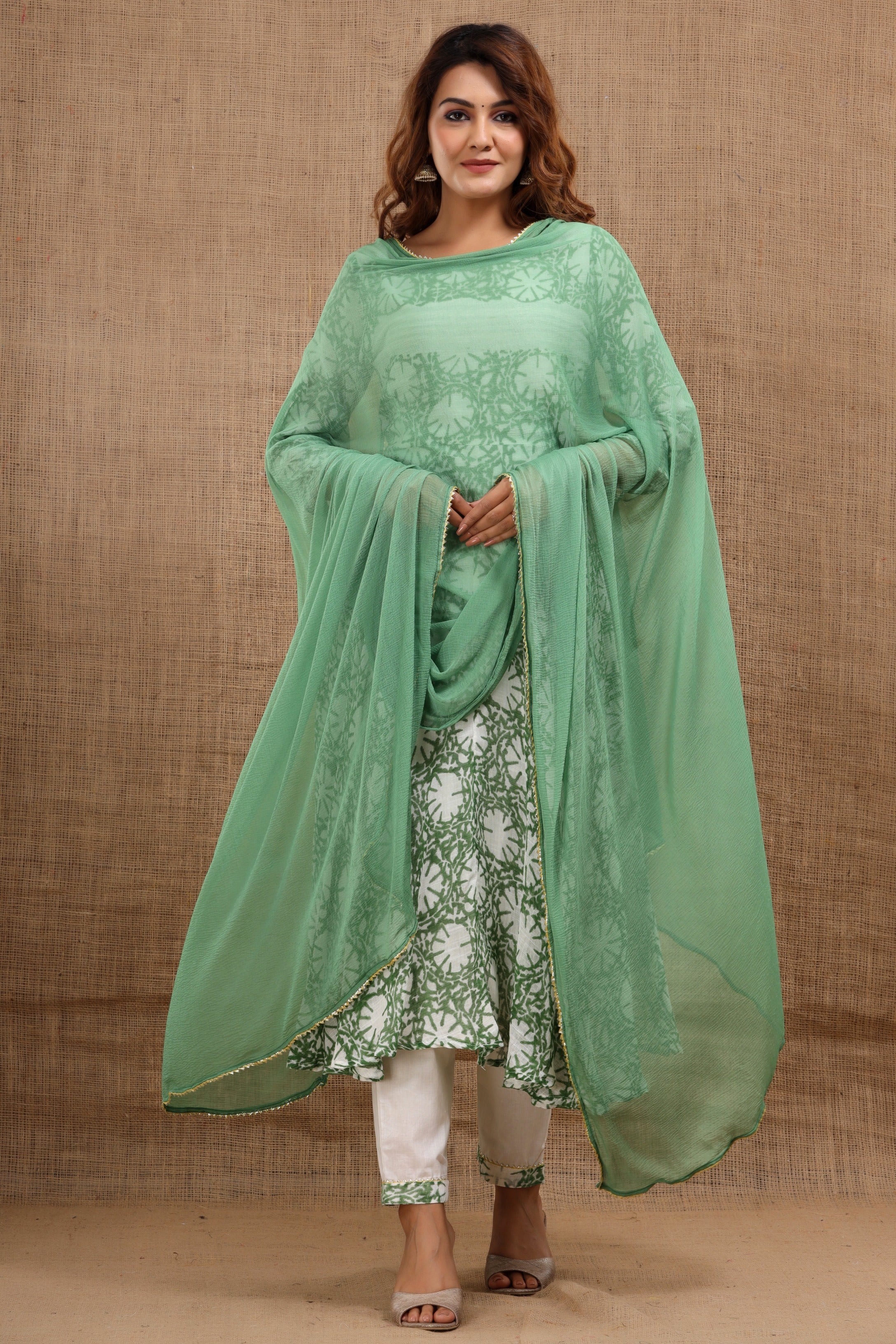 Women's Vaarha Cotton Gota Green Suit With Dupatta Set - Saras The Label