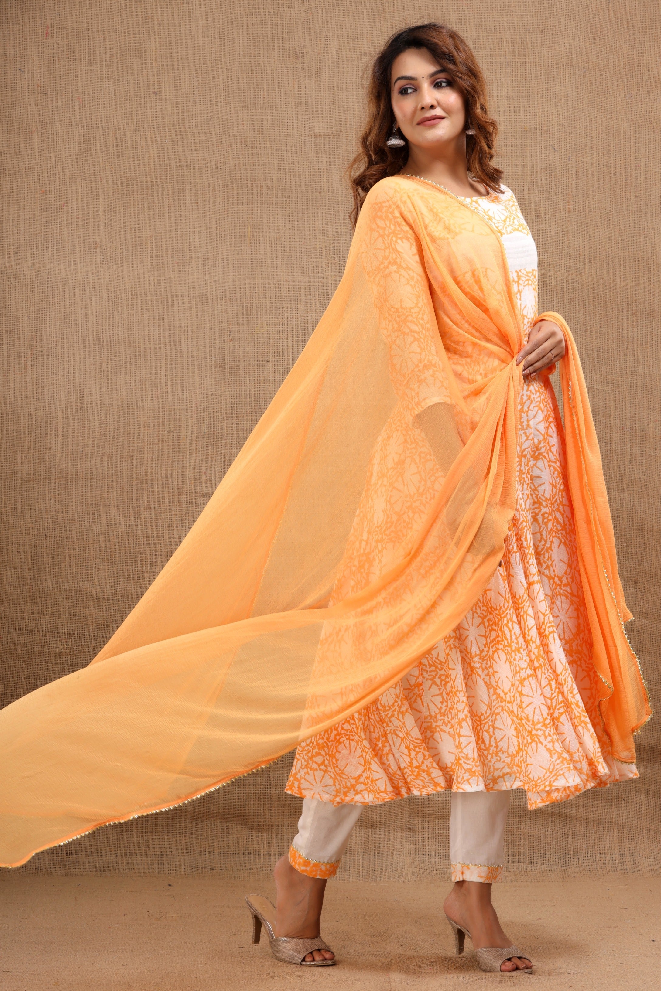 Women's Vaayu Cotton Gota Yellow Suit With Dupatta Set - Saras The Label