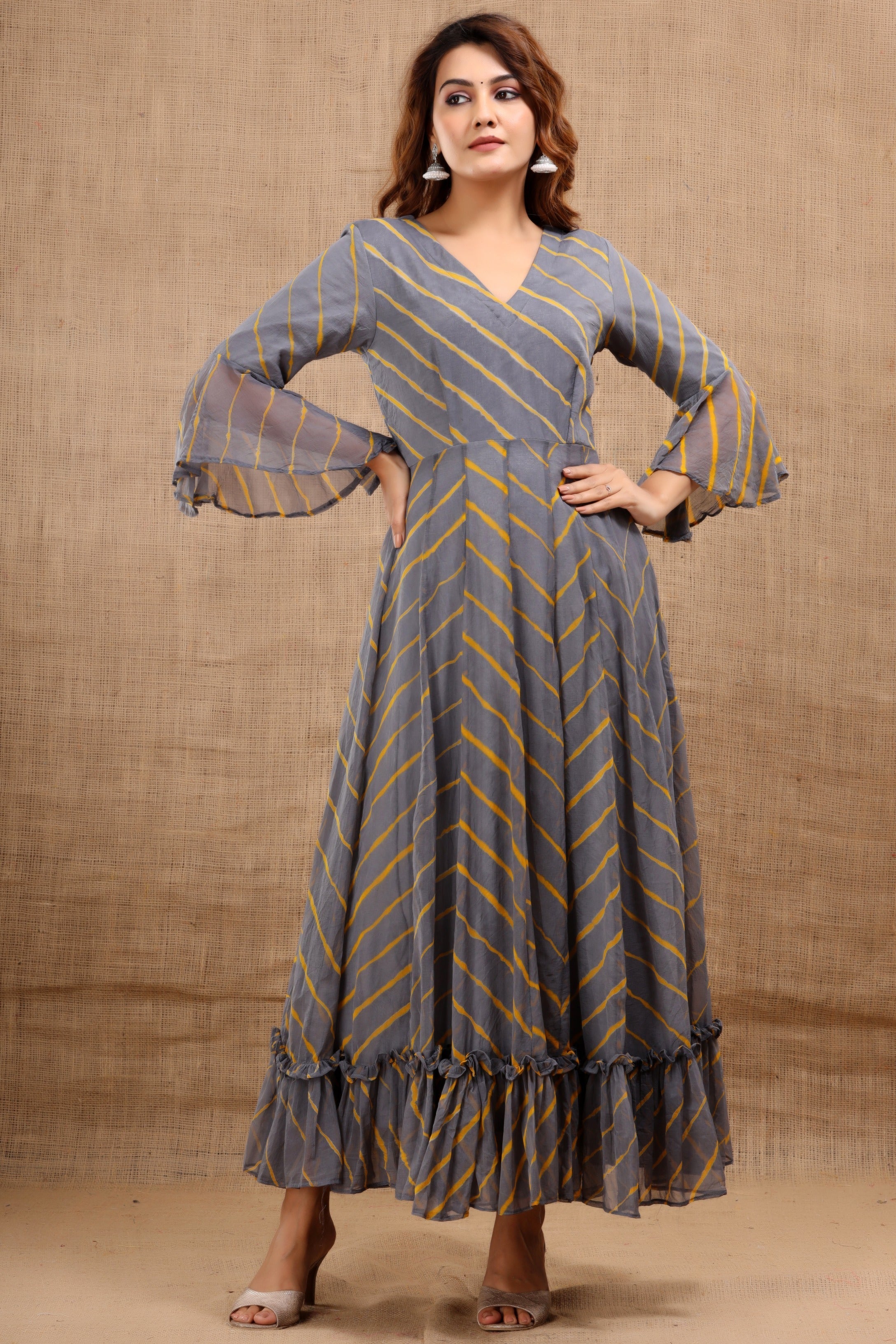 Women's Meher Leheriya Grey Dress With Cotton Lining - Saras The Label