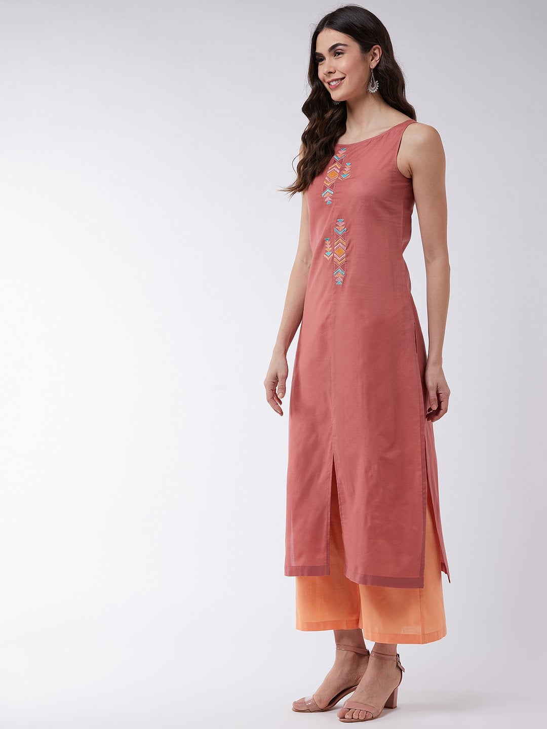 Women's Dusty Pink Embroidered Sleeveless Kurta With Pants - Pannkh