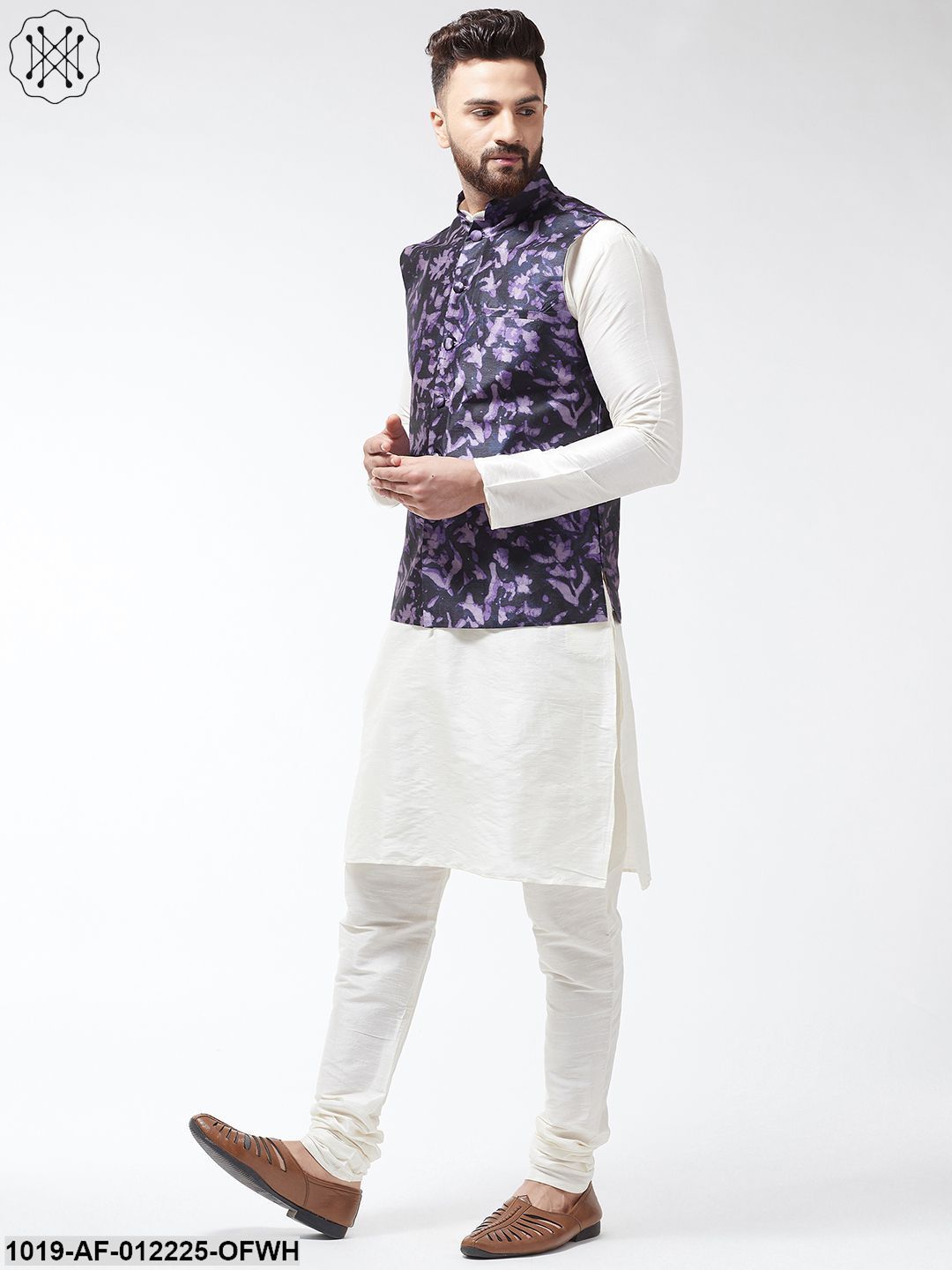 Men's Silk Blend Offwhite Kurta With Pyjama & Navyblue Printed Nehrujacket