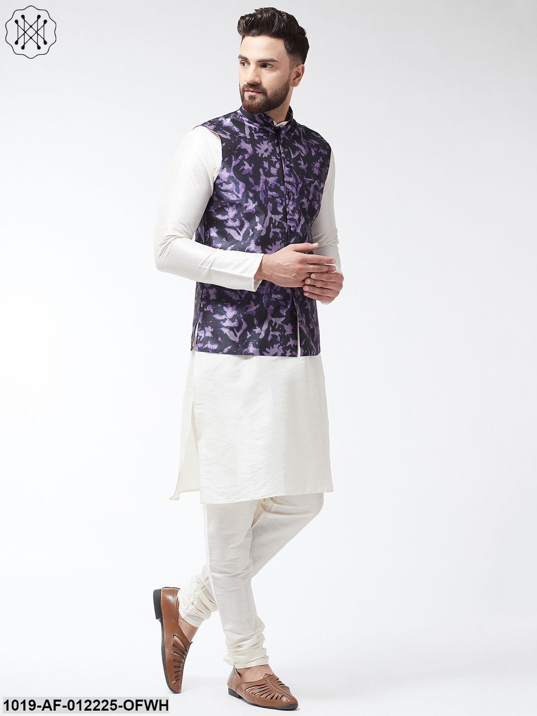 Men's Silk Blend Offwhite Kurta With Pyjama & Navyblue Printed Nehrujacket