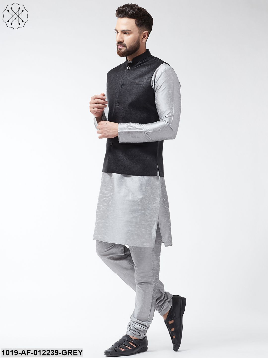 Men's Silk Blend Grey Kurta With Pyjama & Black Jute Nehrujacket