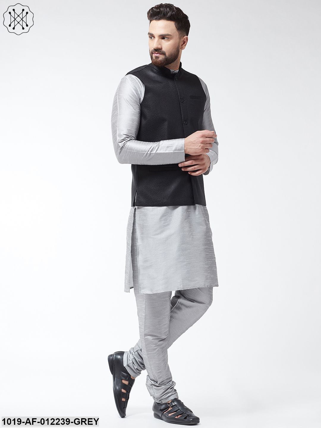 Men's Silk Blend Grey Kurta With Pyjama & Black Jute Nehrujacket