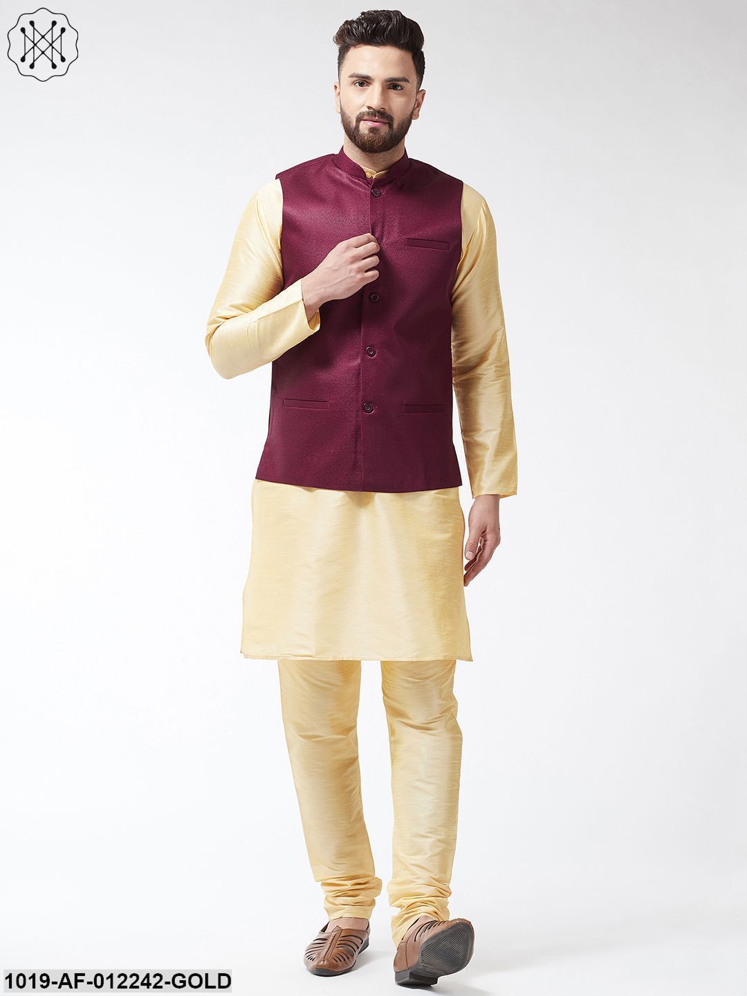 Men's Silk Blend Gold Kurta With Pyjama & Maroon Jute Nehrujacket
