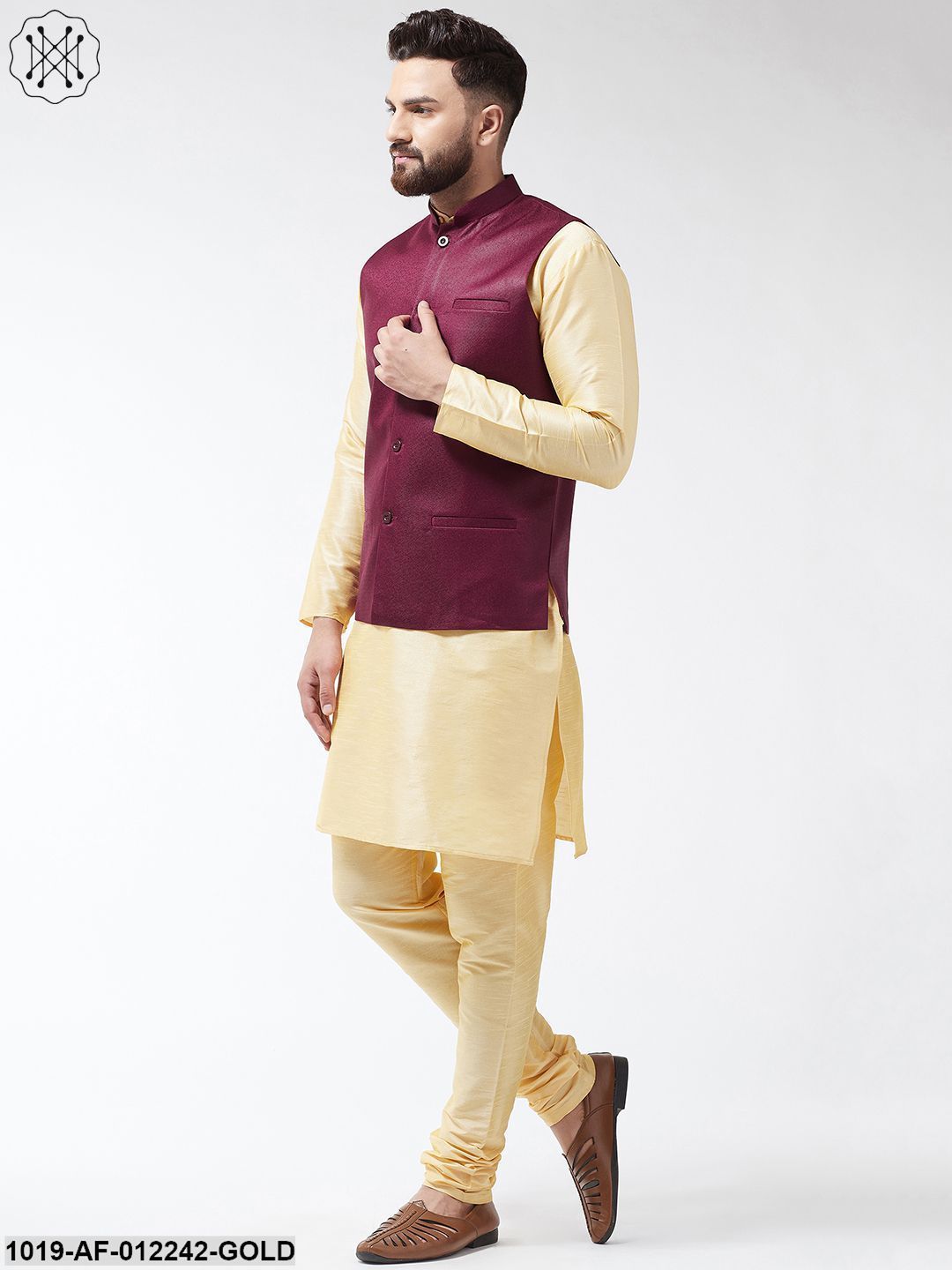 Men's Silk Blend Gold Kurta With Pyjama & Maroon Jute Nehrujacket
