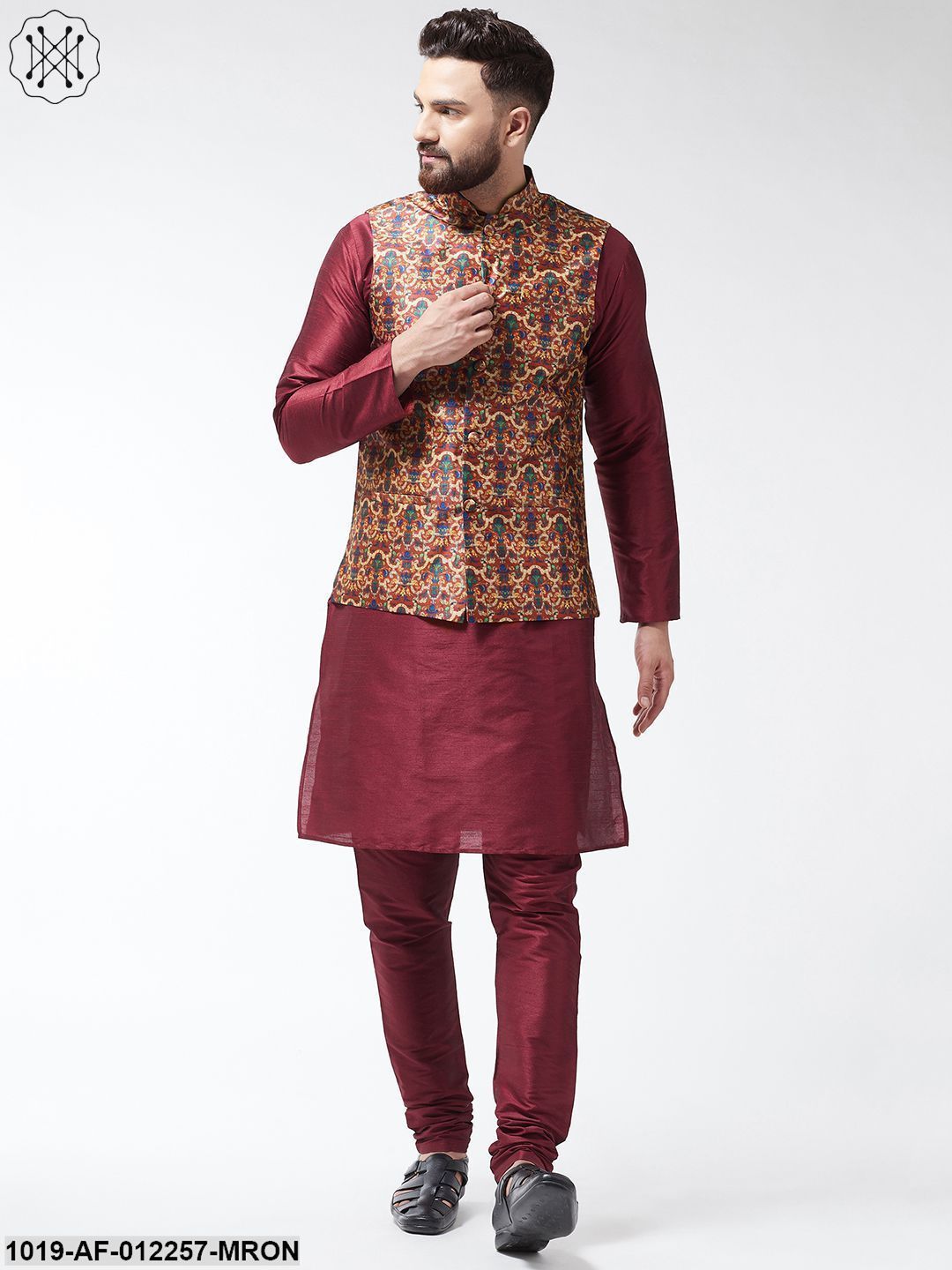 Sojanya Men's Silk Blend Kurta Pyjama Set With Embroidered Nehru Jacket