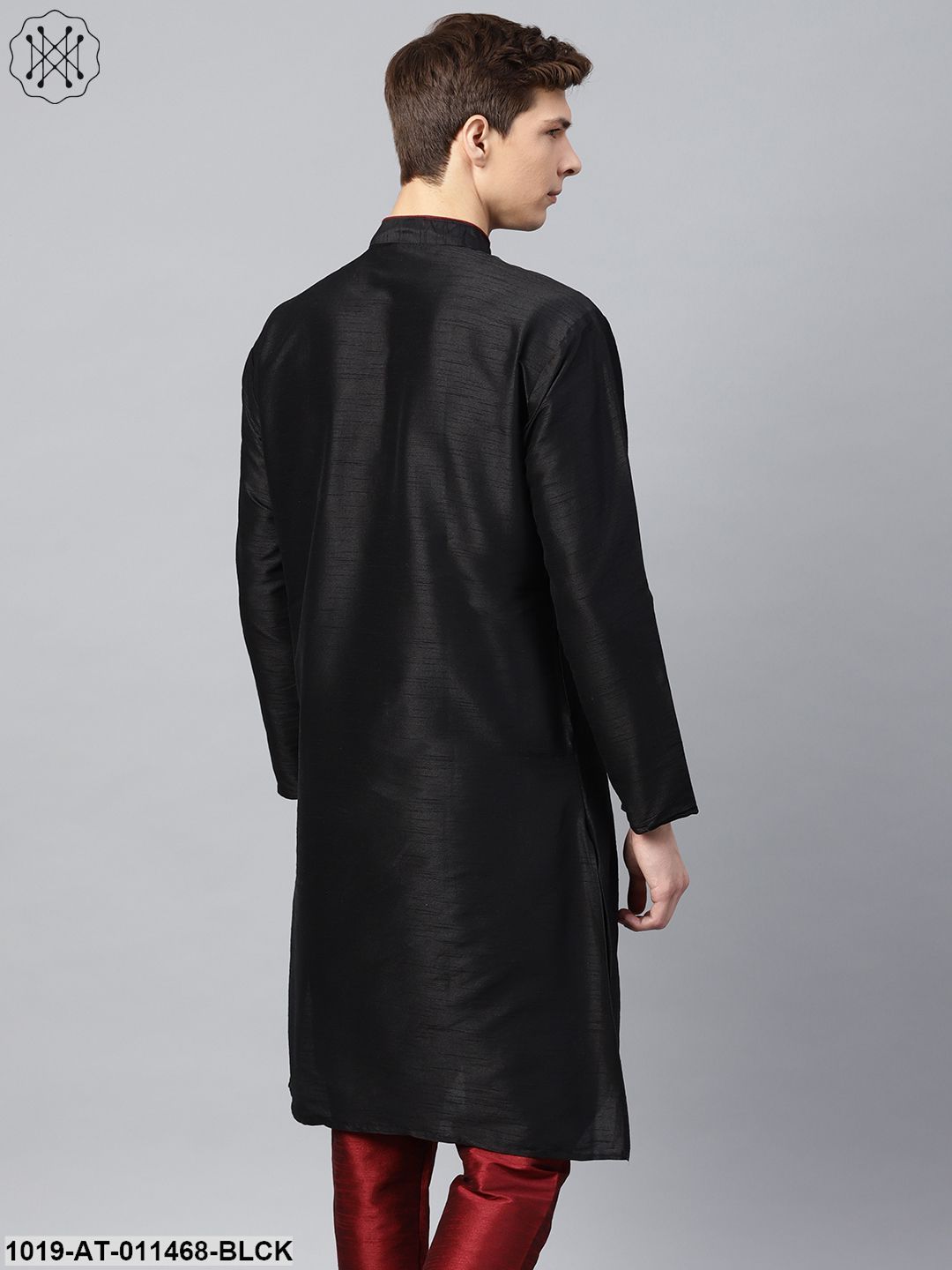 Men's Silk Blend Black Solid Kurta With Maroon Loops