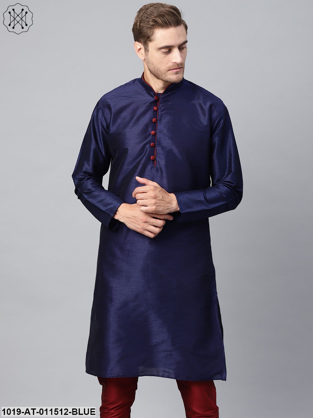 Men's Silk Blend Navy Blue Solid Kurta With Maroon Loops
