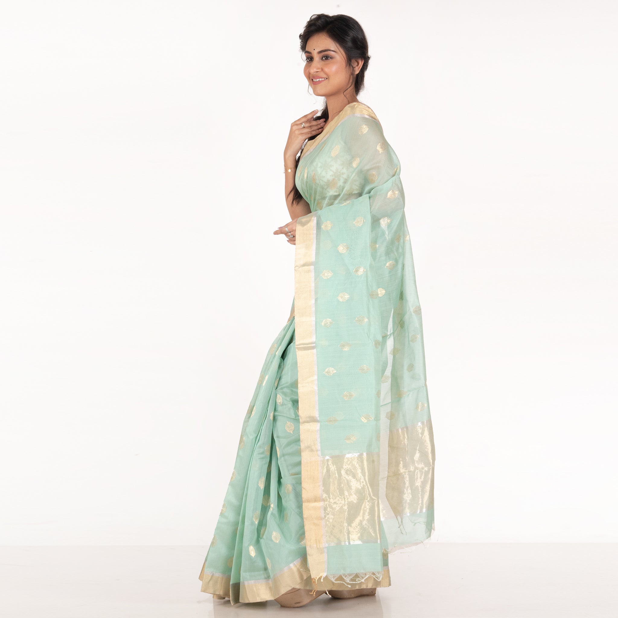 Women's Vintage Green Pure Chanderi Silk Saree With Golden Leaf Zari Booti And Border - Boveee