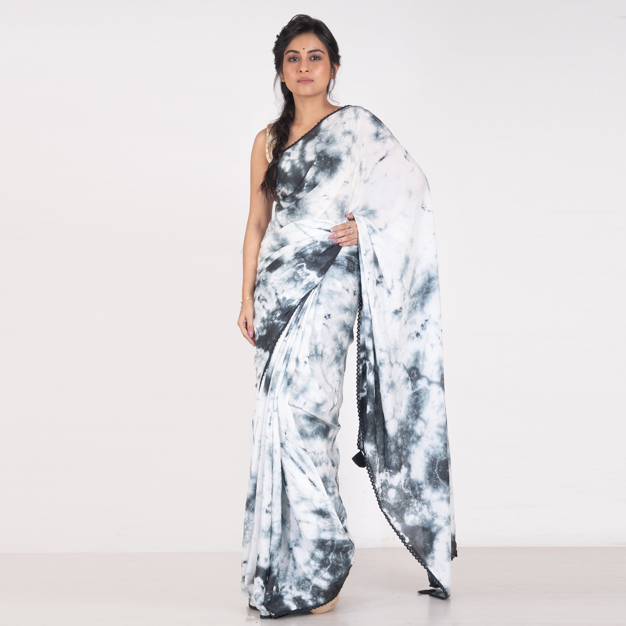 Women's White And Black  Tie And Dye Habutai Silk Saree With Cotton Lace Border - Boveee