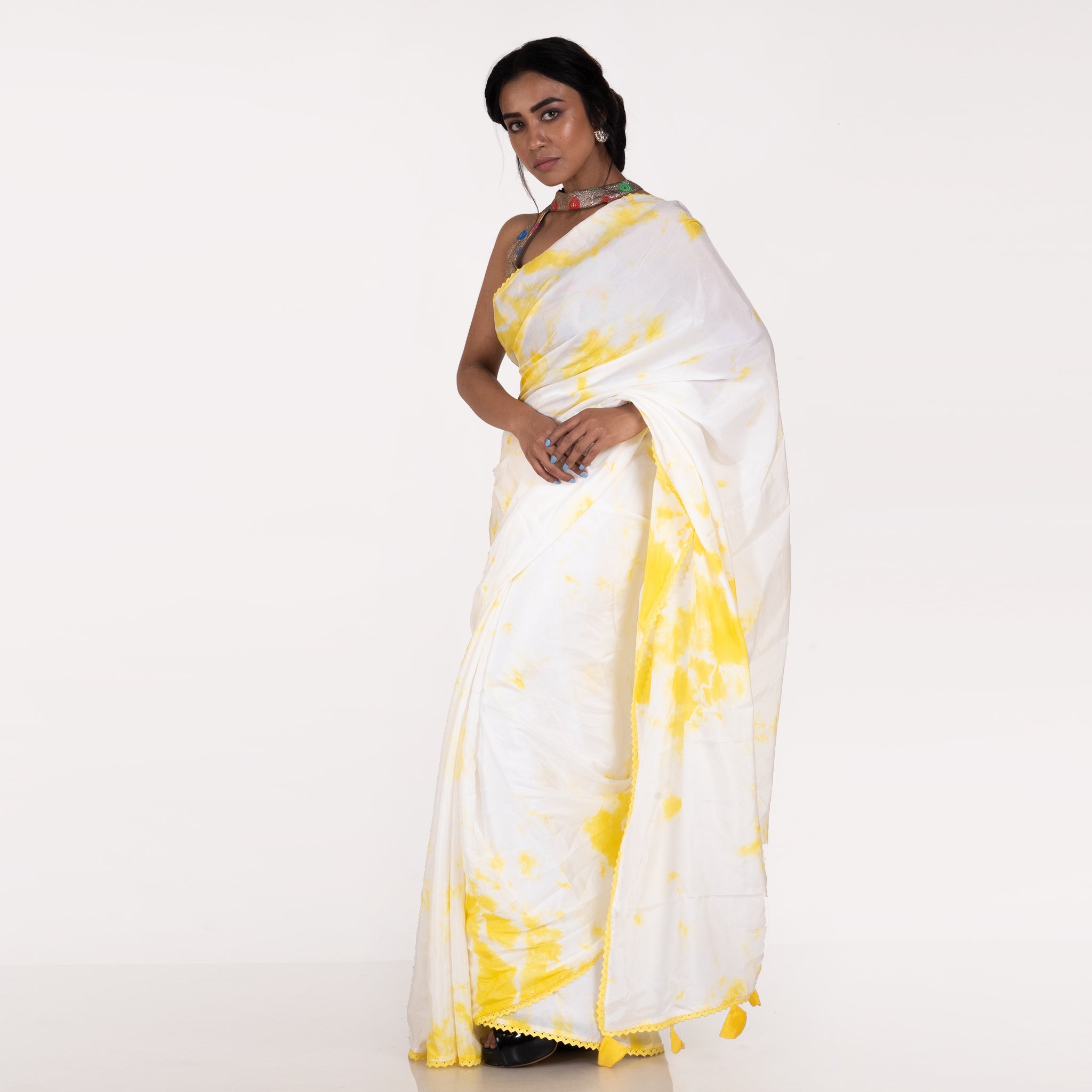 Women's White And Yellow Tie And Dye Habutai Silk Saree With Cotton Lace Border - Boveee