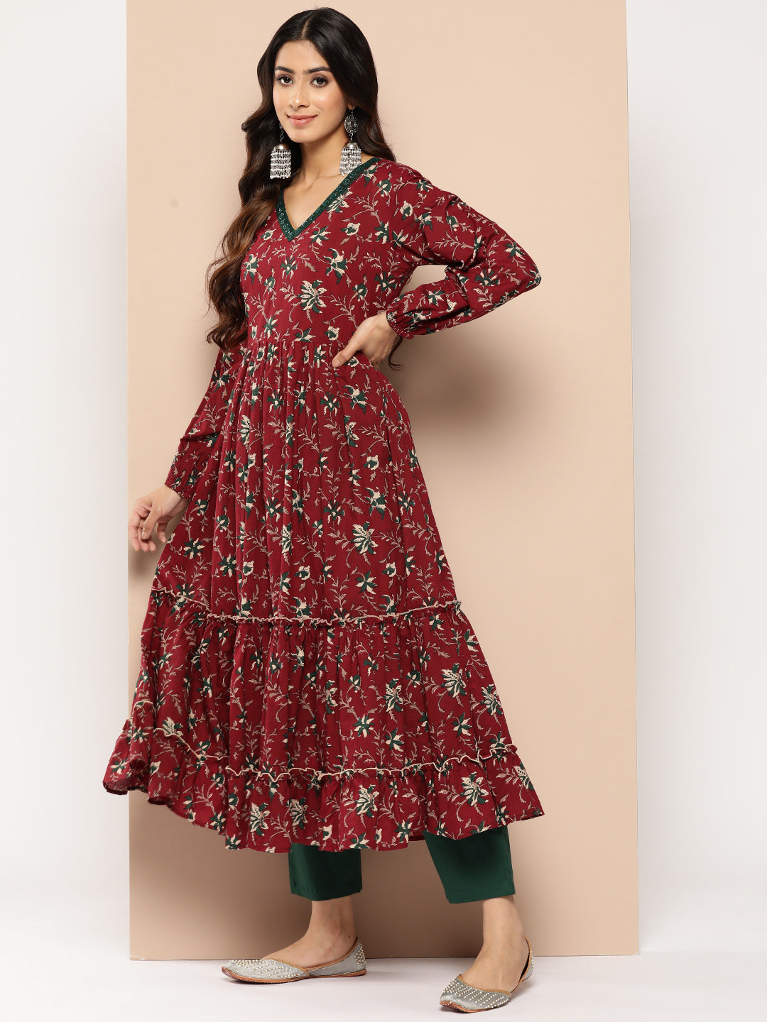 Women's Maoon Floral Fit And Flare Kurta Trouser And Dupatta Set - Yufta