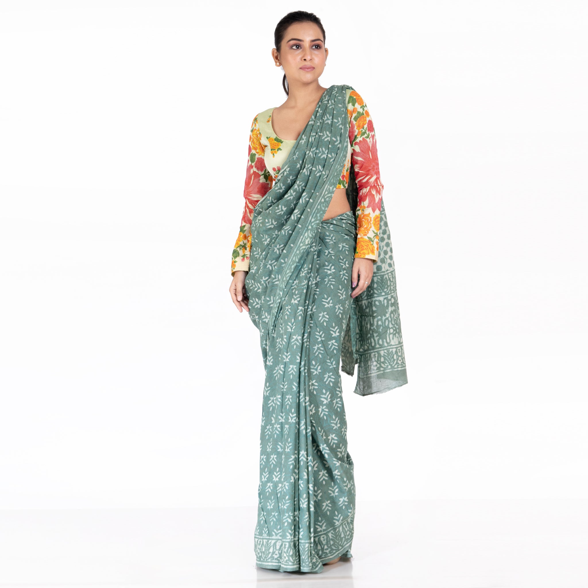 Women's Vintage Green Handloom Bagru Cotton Saree With Tribal Print - Boveee