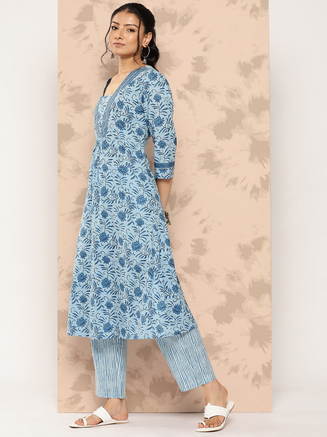 Women's Blue Floral A-Line Kurta Trouser Set - Yufta
