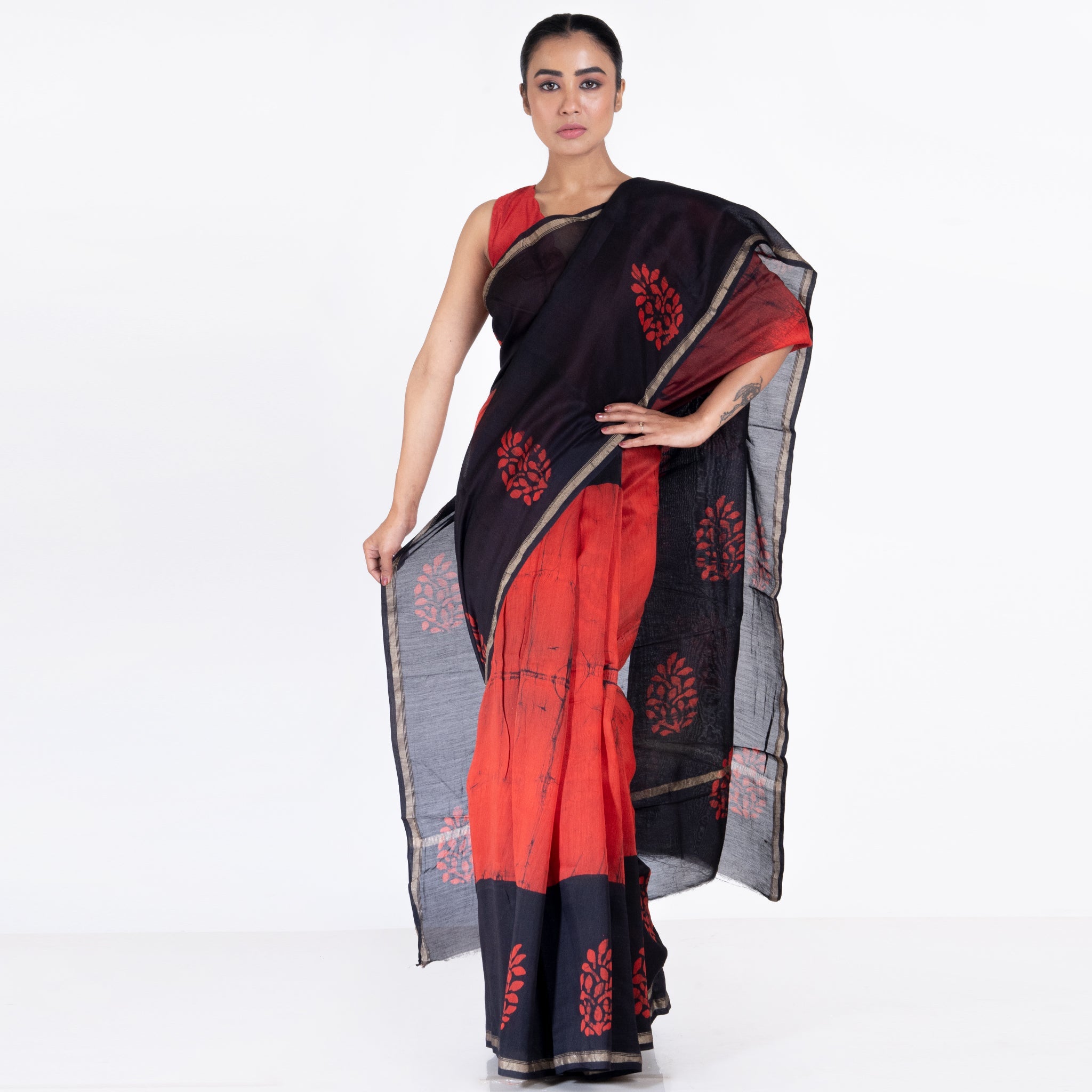 Women's Rust Cotton Silk Chanderi Saree With Black Batick Print - Boveee