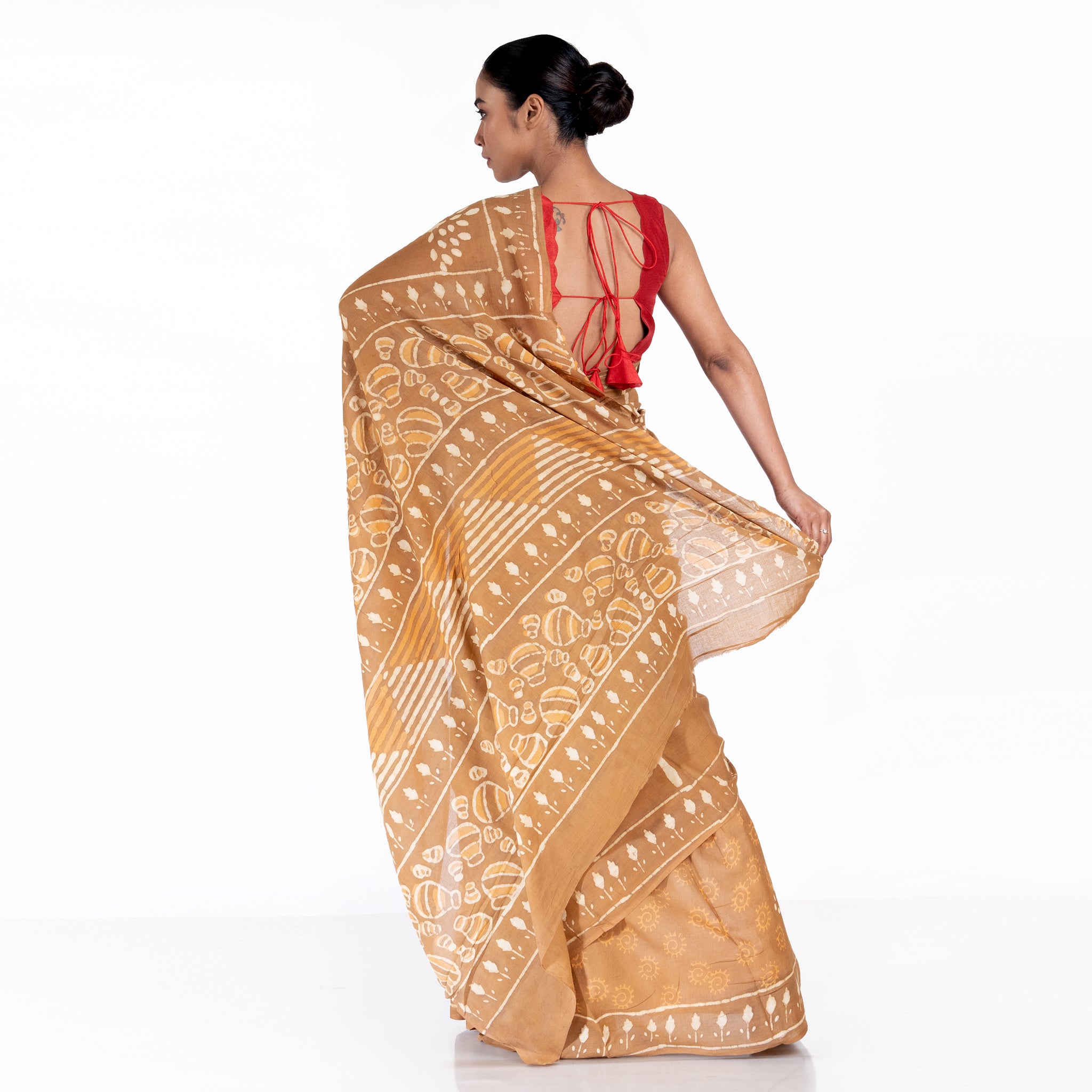 Women's Mustard Handloom Bagru Cotton Saree With Tree Print - Boveee