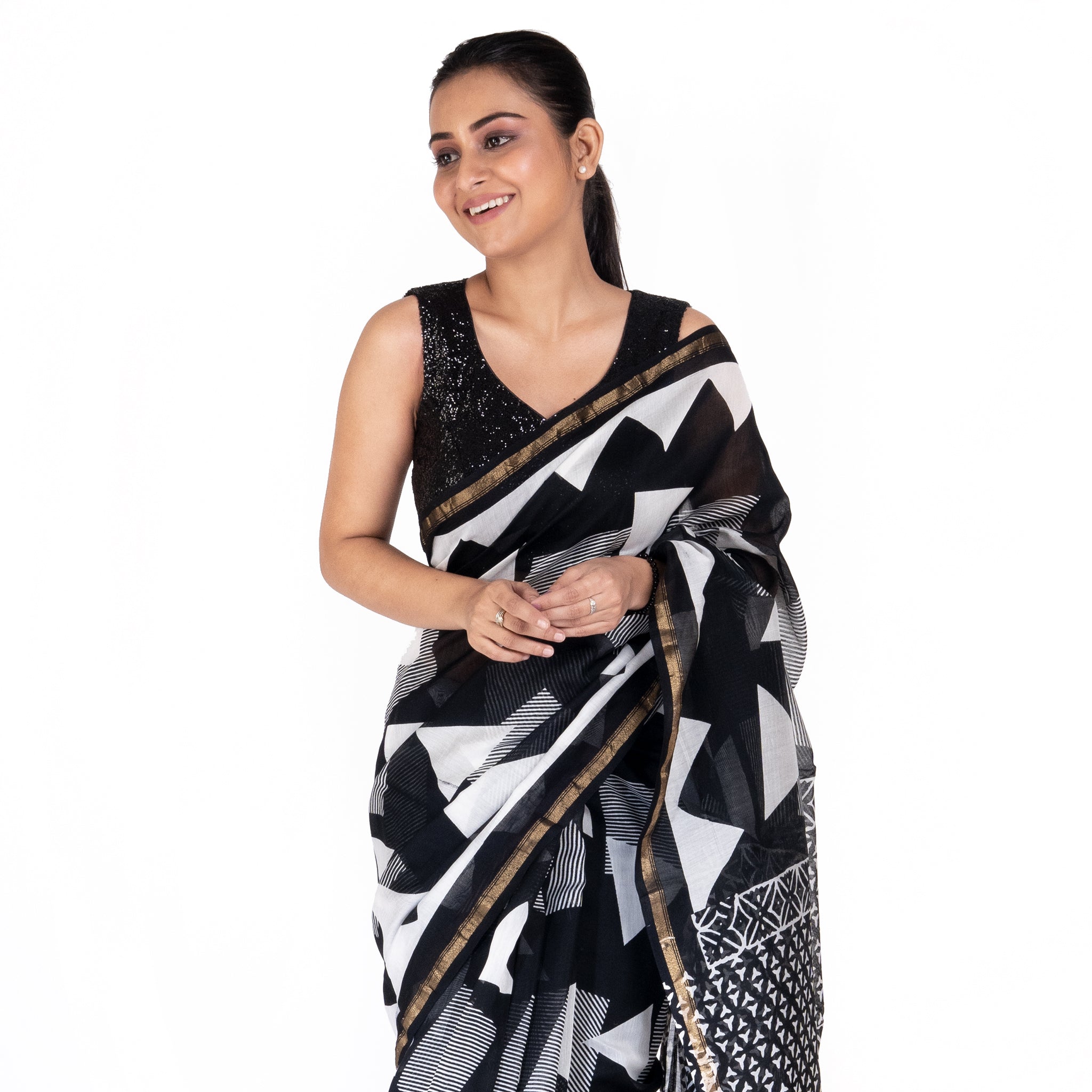 Women's Black And White Cotton Silk Chanderi Saree With Clydescope Print - Boveee