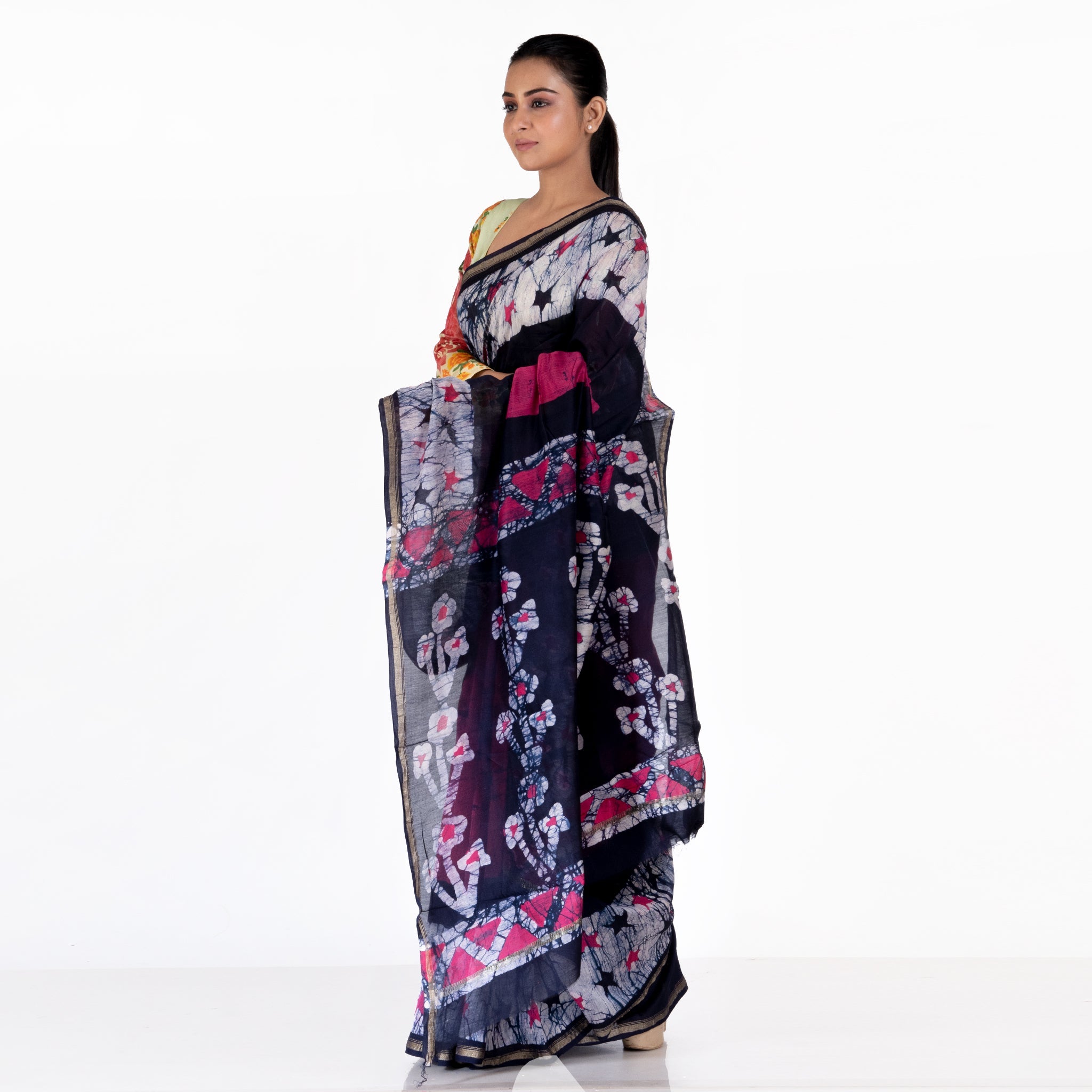Women's Pink Cotton Silk Chanderi Saree With Batick Print - Boveee