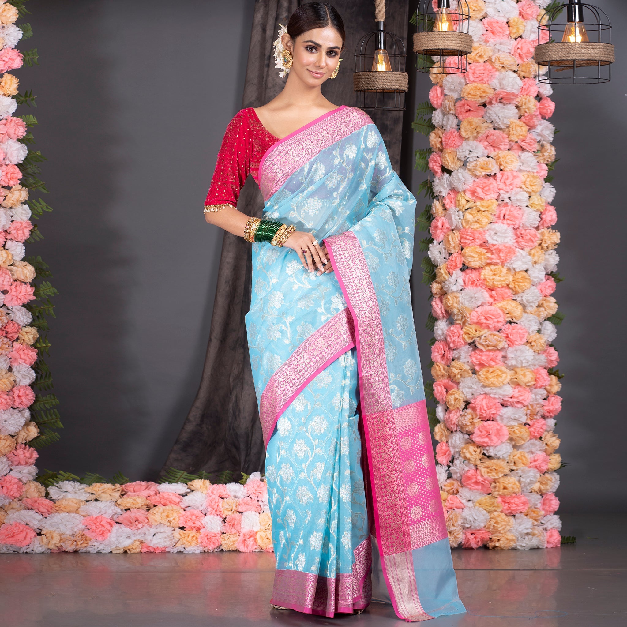 Women's Maya Blue With Floral Zari Jaal Body And Contrasting Border Pallu - Boveee