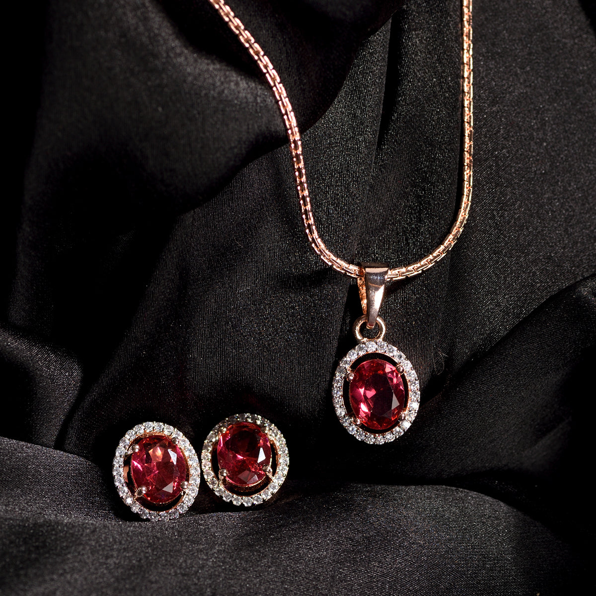 Women's Rose Gold Plated Ad Minimal Locket Jewellery Set - Saraf Rs Jewellery