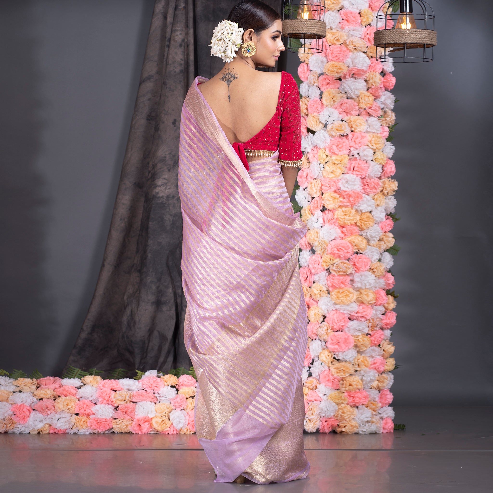 Women's Dusky Pink Silk Organza Saree With Golden Zari Stripe And Pallu Border - Boveee