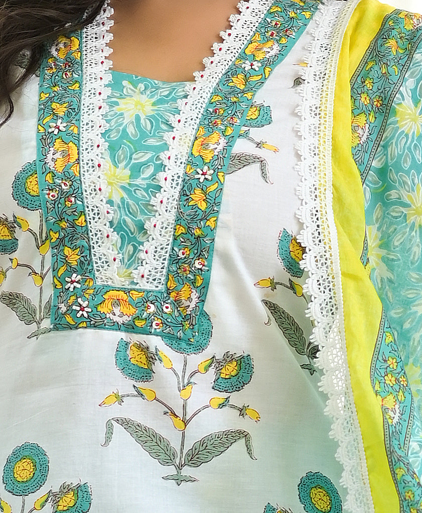 Women's White Snowy Mughal Print Hand Block Suit Set - Hatheli
