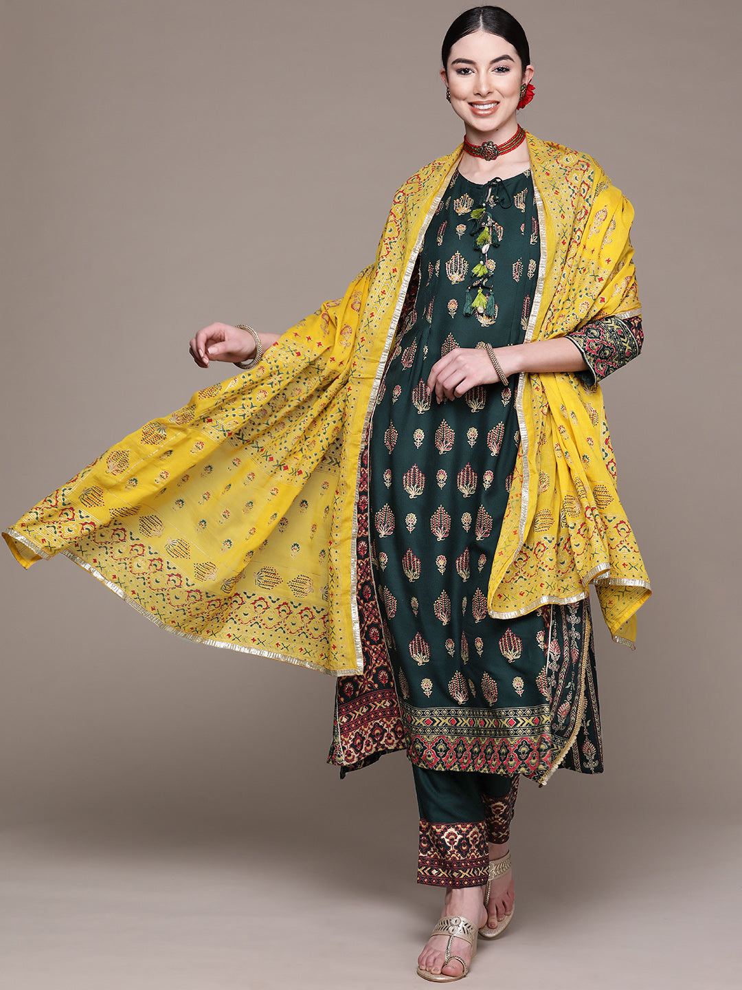 Women Green Printed Kurta with Palazzos & Dupatta