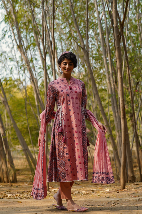 Women's Peach Cambric & Cotton Flex Printed A-Line Kurta Pant Dupatta Set - Juniper