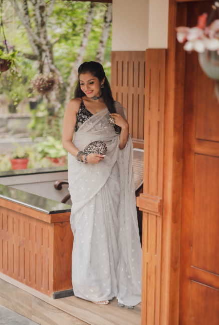 Women's Soft Chiffon Saree With Allover Zari Woven Jacquard Lining - Stava Creation