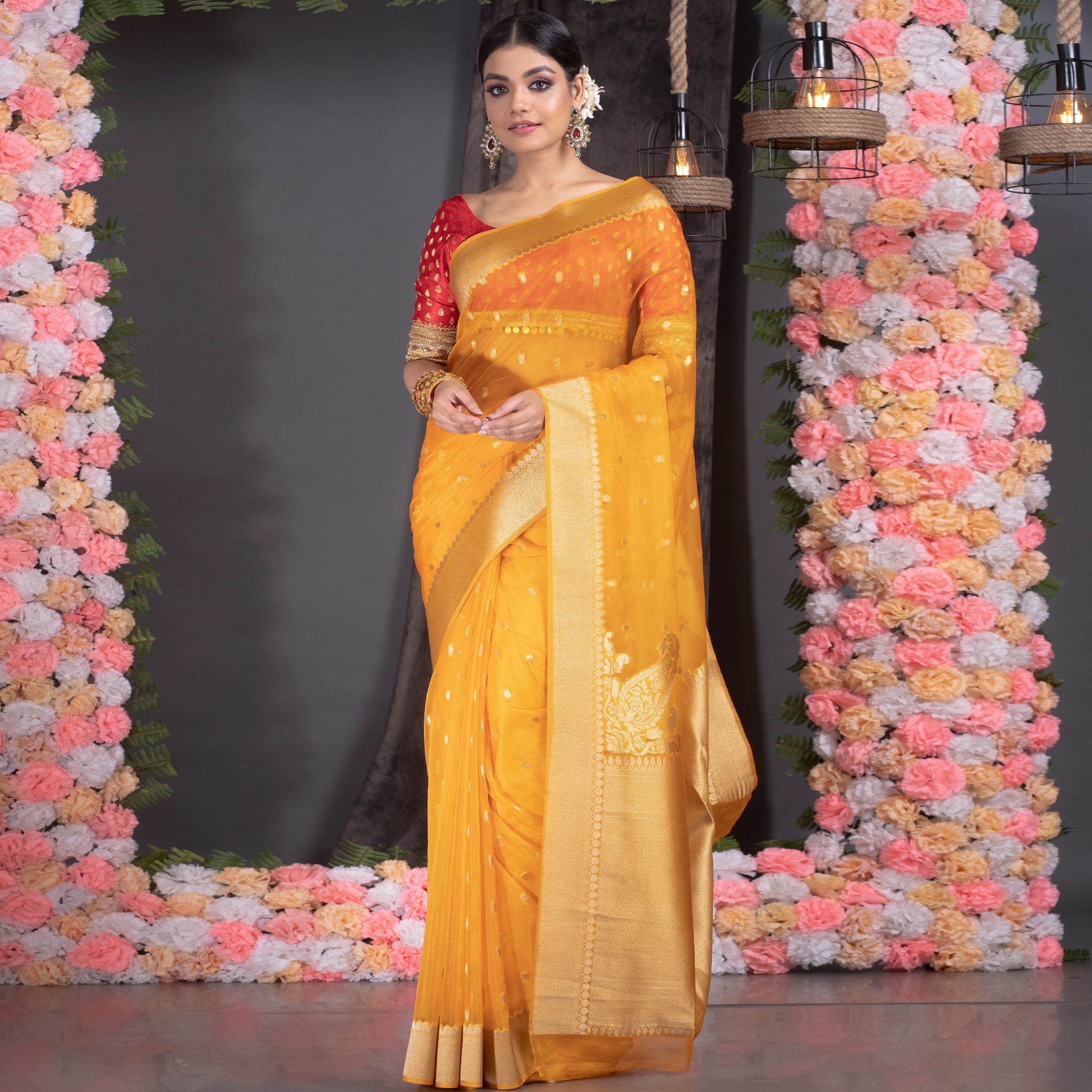 Women's Yellow Kora Organza Banarasi Silk Saree With Golden Border And Pallu - Boveee