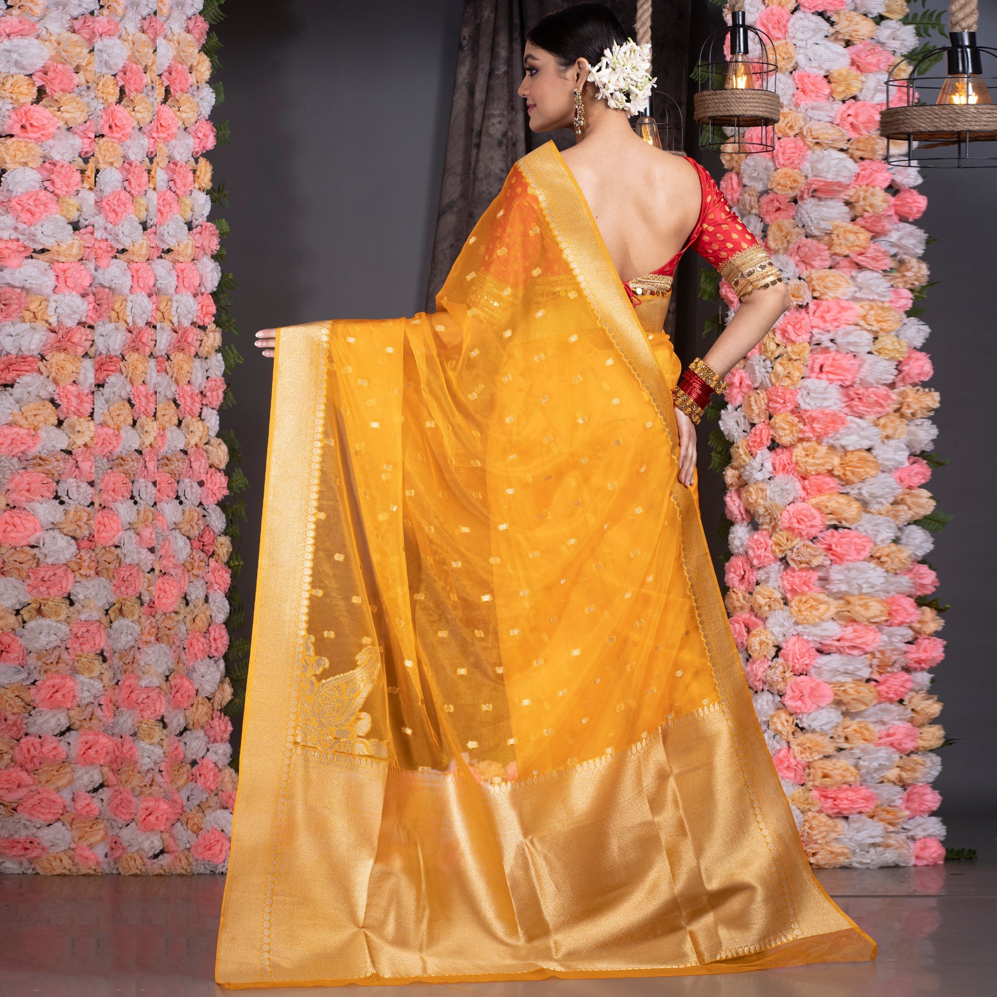Women's Yellow Kora Organza Banarasi Silk Saree With Golden Border And Pallu - Boveee
