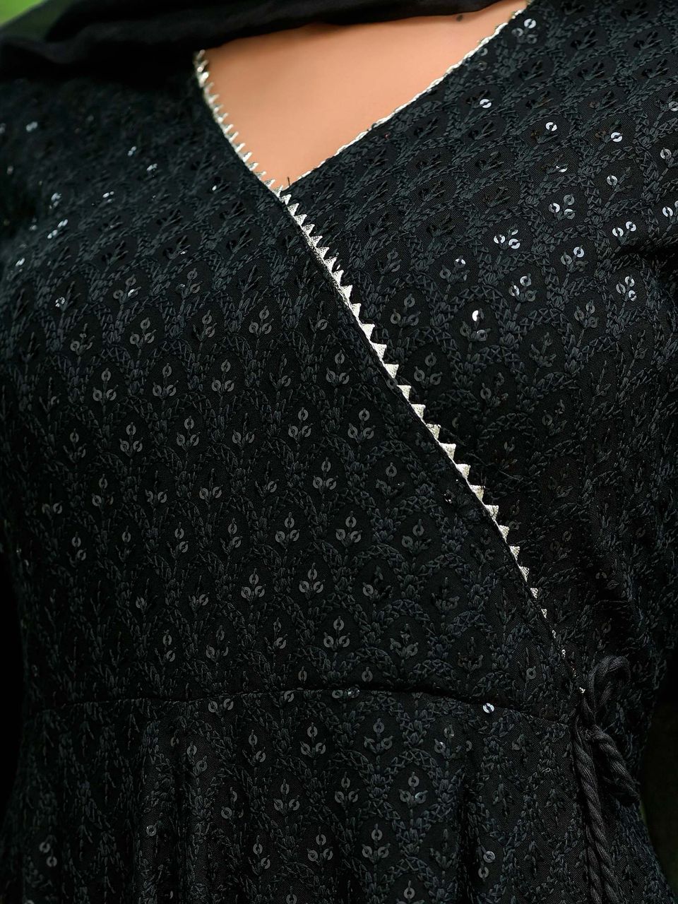 Women's Bold & Beautiful Black Anarkali Suit Set - Hatheli