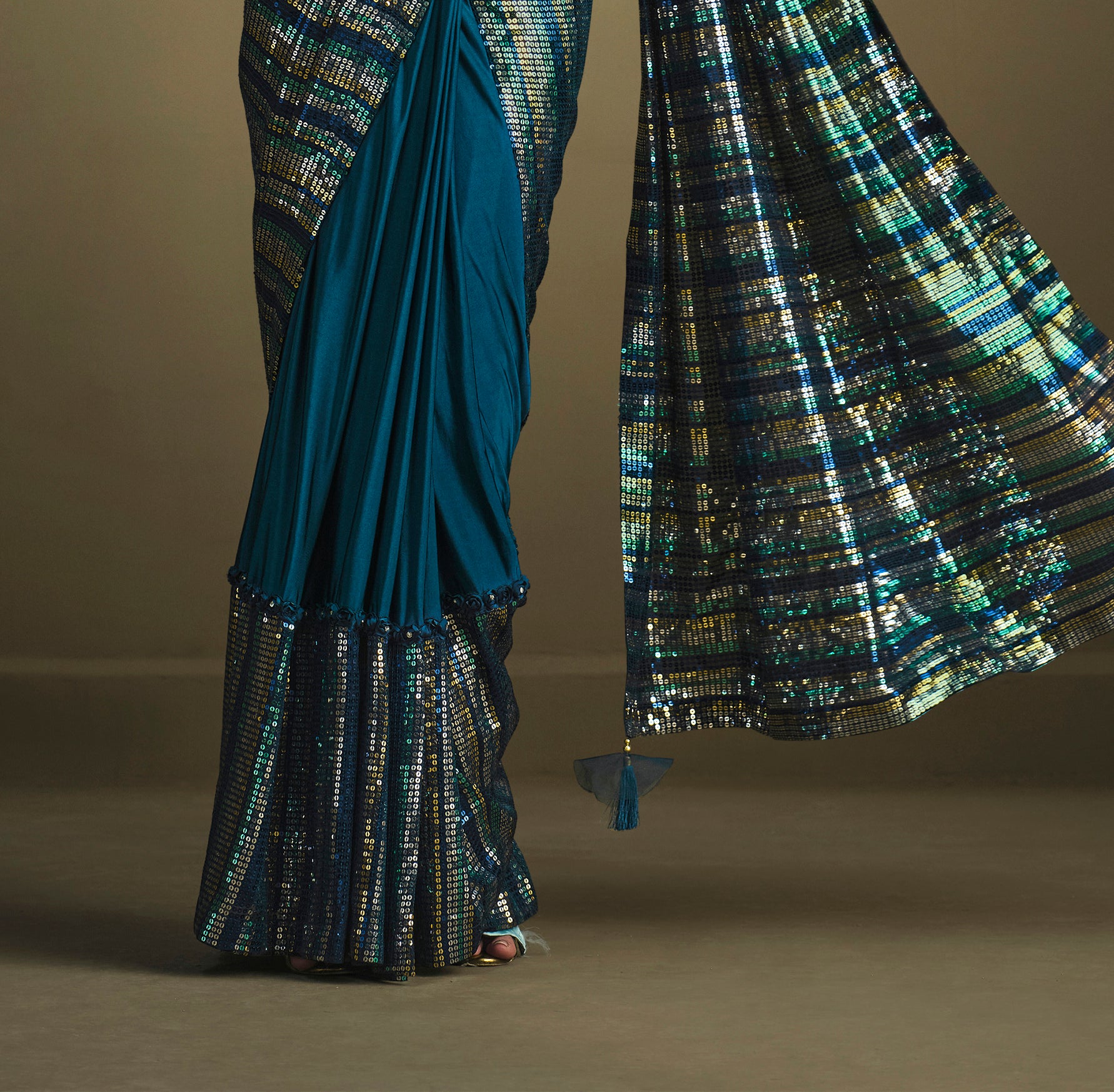Women's Teal Crystal Silk Design Saree With Unstitched Blouse Piece - Navyaa