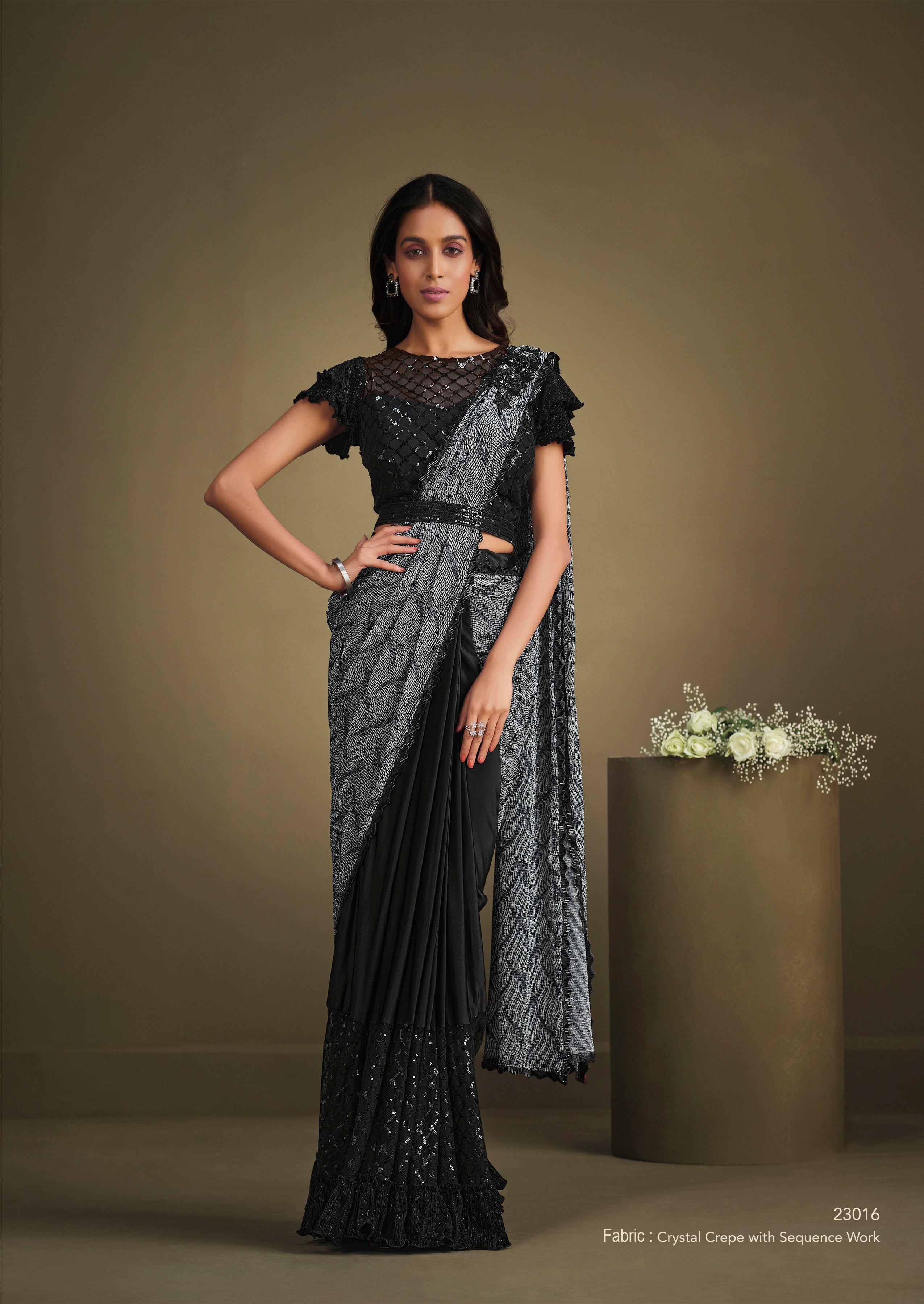 Women's Grey & Black Crystal Crepe Design Saree With Unstitched Blouse Piece - Navyaa