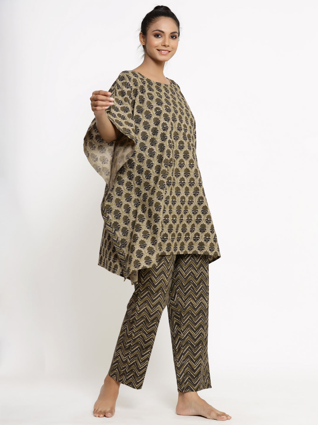 Women's Self Desgin Cotton Fabric Kaftan & Pant Brown Color - Kipek