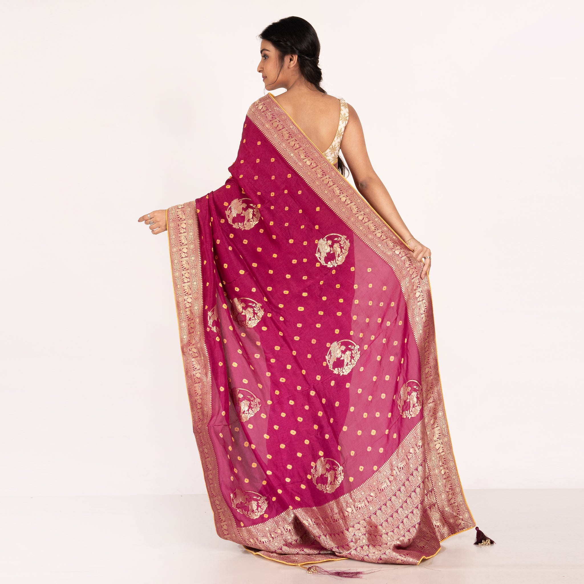 Women's Magenta Soft Silk Bandhej Saree With Zari Motifs And Border Pallu - Boveee