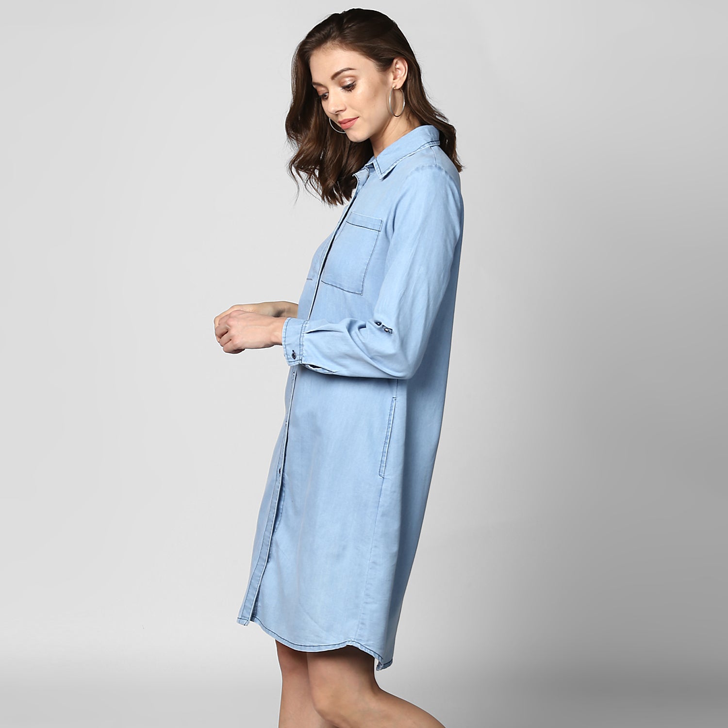 Women's Light Blue Denim Double Pocket Double Flap Dress - StyleStone